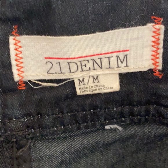 21 Denim skirt with ruffles in front. - Picture 7 of 7